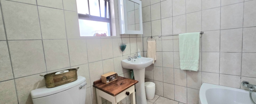 4 Bedroom Property for Sale in Kleinbaai Western Cape